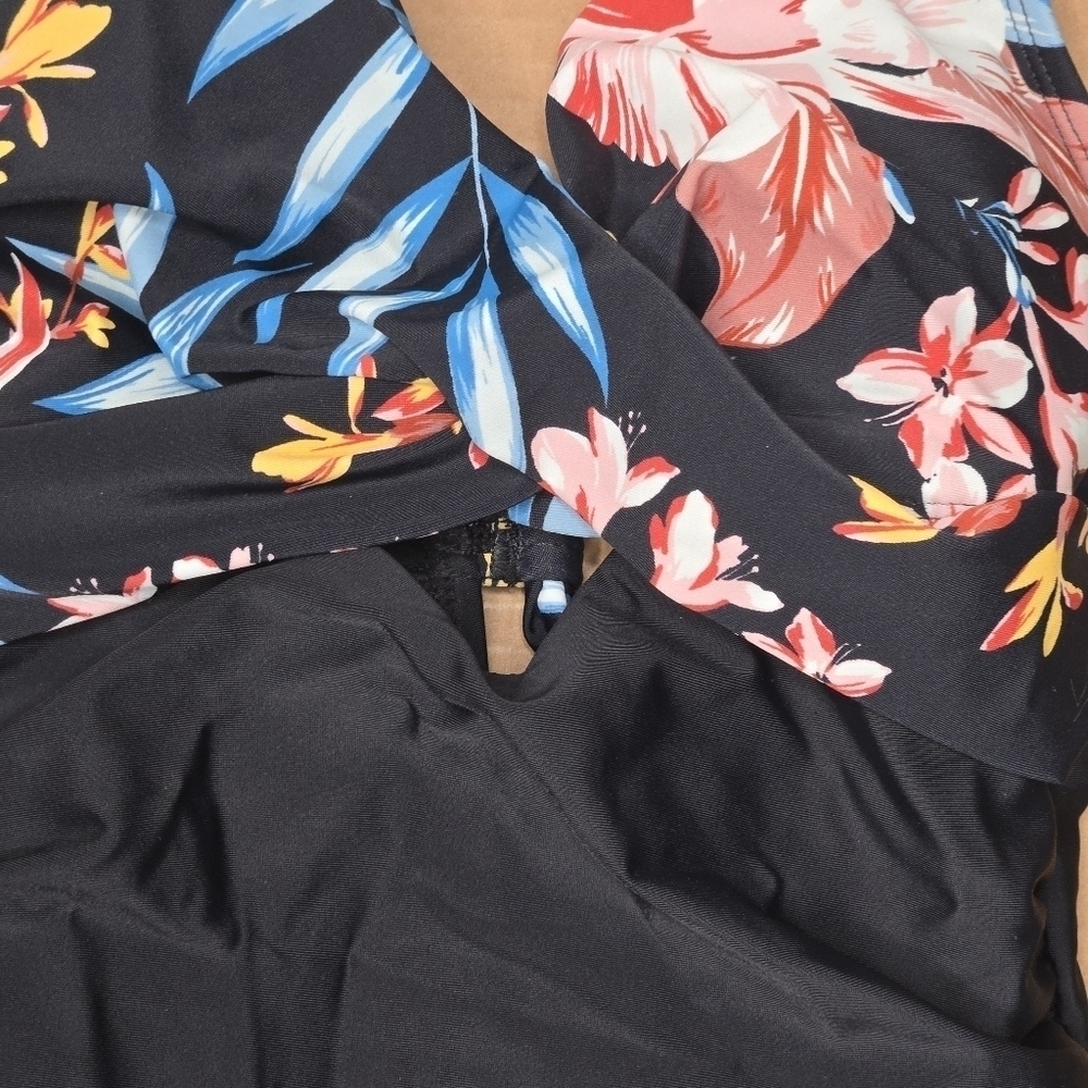 CUPSHE Womens Black Colorful Floral Print Tummy Contour One Piece Swimsuit Small - Picture 4 of 11